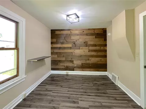 Living - 315 E Spruce, Marshall, MI 49068 photo 5 of 6