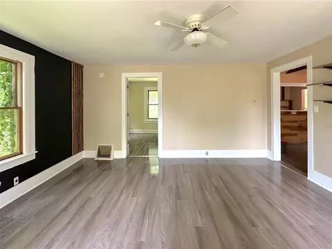 Living - 315 E Spruce, Marshall, MI 49068 photo 3 of 6