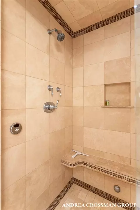 Bath - 148 S S Un, Douglas, MI 49406 photo 6 of 11