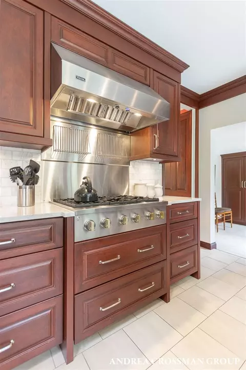 Kitchen - 148 S S Un, Douglas, MI 49406 photo 7 of 9