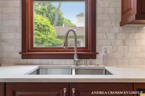 Kitchen - 148 S S Un, Douglas, MI 49406 photo 6 of 9