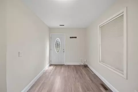 916 Oak, Adrian, MI 49221 photo 5