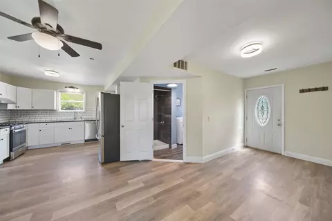 916 Oak, Adrian, MI 49221 photo 7