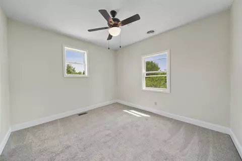 916 Oak, Adrian, MI 49221 photo 16