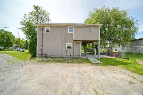 916 Oak, Adrian, MI 49221 photo 34