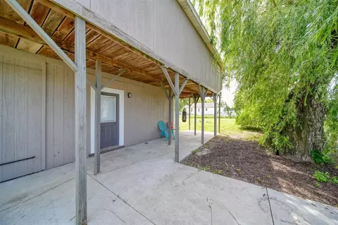 916 Oak, Adrian, MI 49221 photo 35