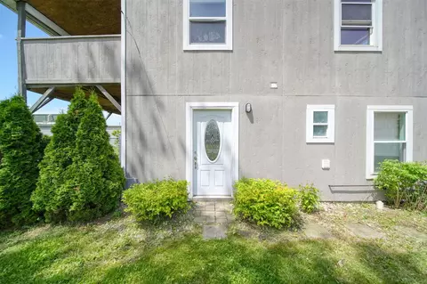 916 Oak, Adrian, MI 49221 photo 4