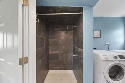 916 Oak, Adrian, MI 49221 photo 13