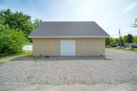 916 Oak, Adrian, MI 49221 photo 29