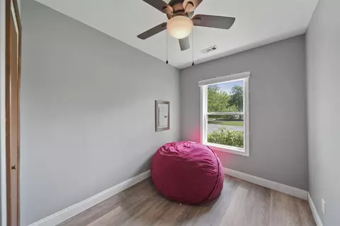 916 Oak, Adrian, MI 49221 photo 12