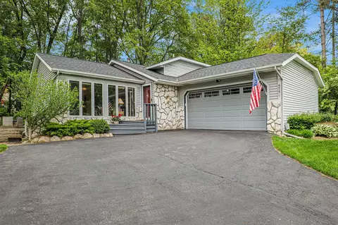 5751 Arroyo Vis, Rockford, MI 49341