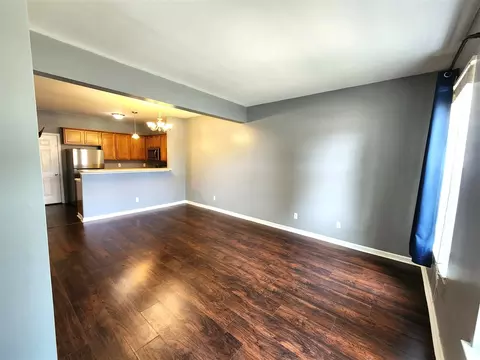 Living - 641 Powell, Dundee, MI 48131 photo 1 of 6