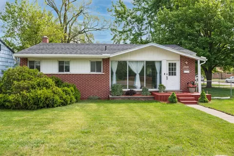 1949 Grove, Ypsilanti, MI 48198
