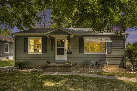 222 Oakhurst, Kalamazoo, MI 49001