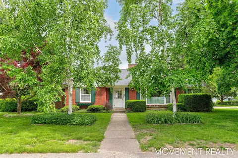 1001 Cricklewood St, Wyoming, MI 49509
