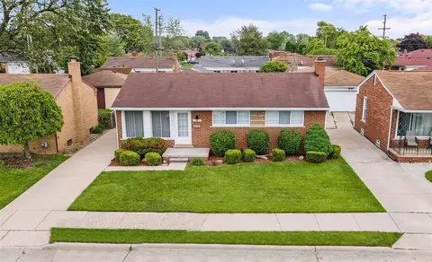 21850 Schroeder, Eastpointe, MI 48021