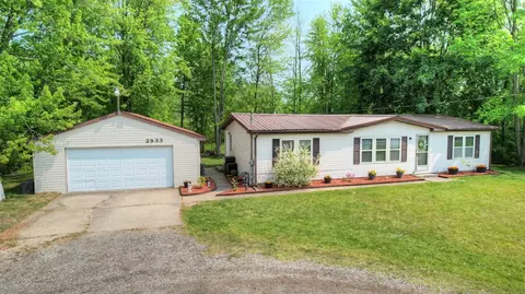 2533 S Patterson, Wayland, MI 49348