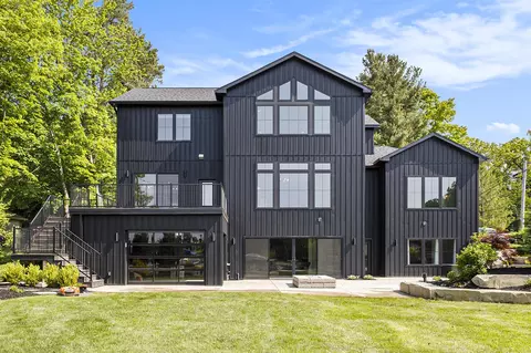 6646 Eagle Lk, Kalamazoo, MI 49009