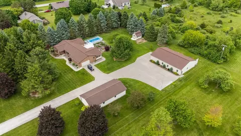 7373 Dell, Saline, MI 48176