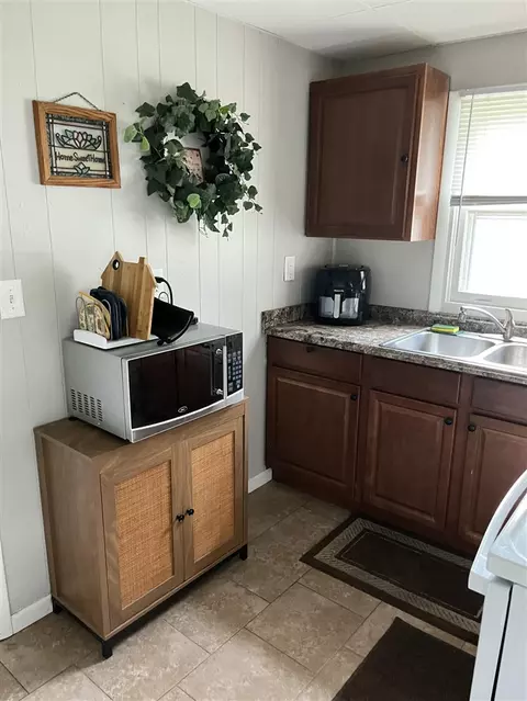 Kitchen - 120 Austin, Jackson, MI 49202 photo 1 of 2
