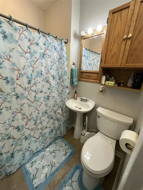 Bath - 120 Austin, Jackson, MI 49202 photo 1 of 1