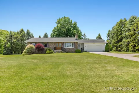 686 E Tuttle, Ionia, MI 48846