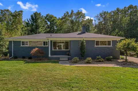 660 Sylvanwood, Troy, MI 48085