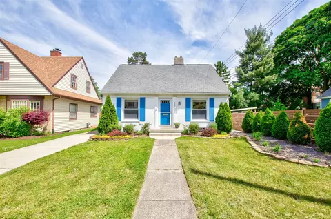 533 Beech, East Lansing, MI 48823