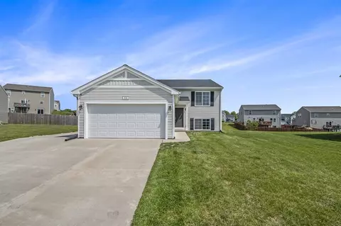 834 Misty Rdg, Middleville, MI 49333