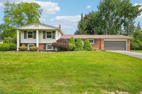 6883 Tamerlane, West Bloomfield, MI 48322