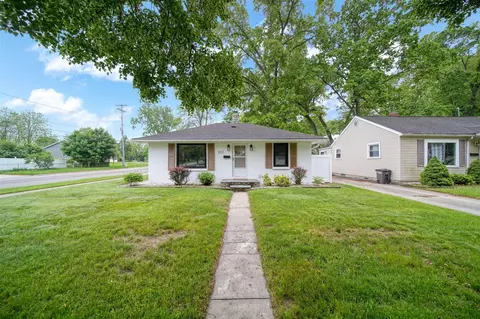Exterior - 801 Briarcliff, Jackson, MI 49203 photo 2 of 12