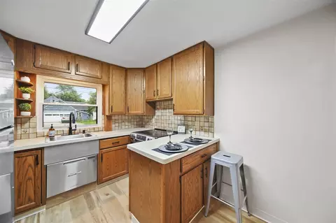 Kitchen - 801 Briarcliff, Jackson, MI 49203 photo 1 of 4