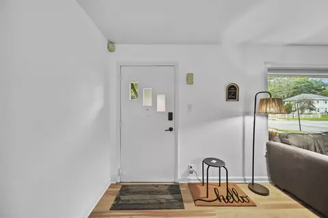 Entry Way - 801 Briarcliff, Jackson, MI 49203 photo 1 of 1