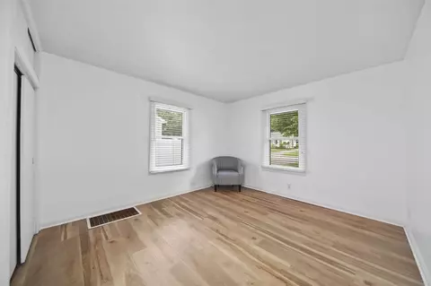Bedroom - 801 Briarcliff, Jackson, MI 49203 photo 2 of 3