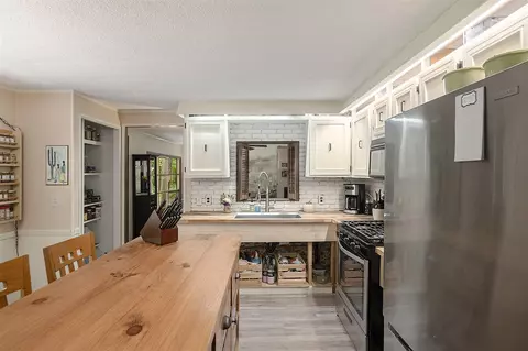 Kitchen - 3274 E Rivers Edge, Newaygo, MI 49337 photo 3 of 3
