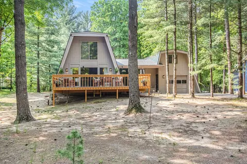 77125 Pinewood, South Haven, MI 49090
