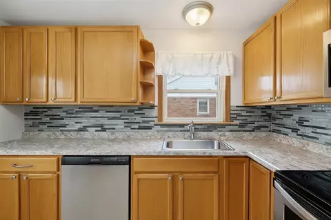 Kitchen - 18711 Koester, Riverview, MI 48193 photo 1 of 3