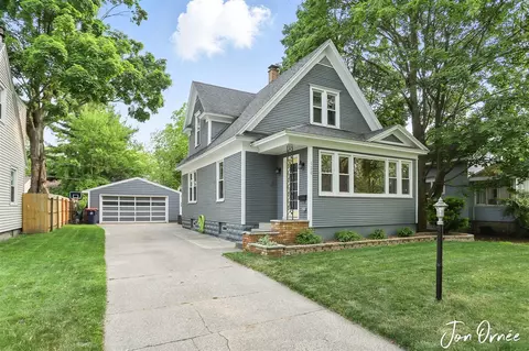 120 E 19th, Holland, MI 49423