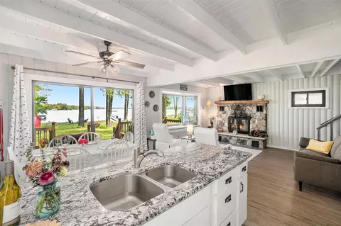 Kitchen - 1142 Wolf Lk, Baldwin, MI 49304 photo 2 of 4