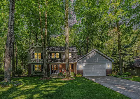 5763 Woodbriar, Belmont, MI 49306