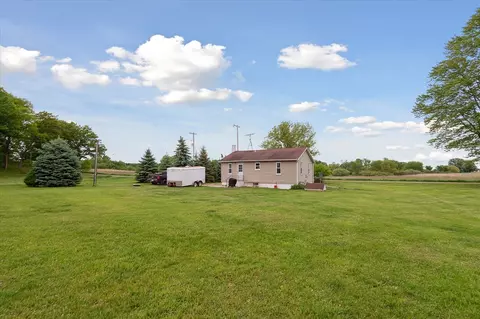 Exterior - 2825 N Croswell, Ithaca, MI 48847 photo 3 of 5