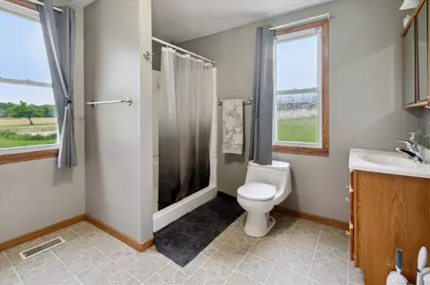 Bath - 2825 N Croswell, Ithaca, MI 48847 photo 1 of 1