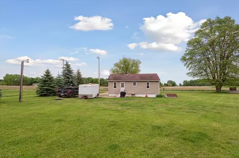 Exterior - 2825 N Croswell, Ithaca, MI 48847 photo 4 of 5