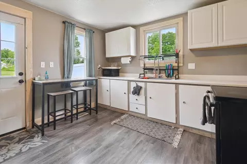 Kitchen - 2825 N Croswell, Ithaca, MI 48847 photo 2 of 2