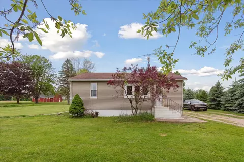Exterior - 2825 N Croswell, Ithaca, MI 48847 photo 2 of 5
