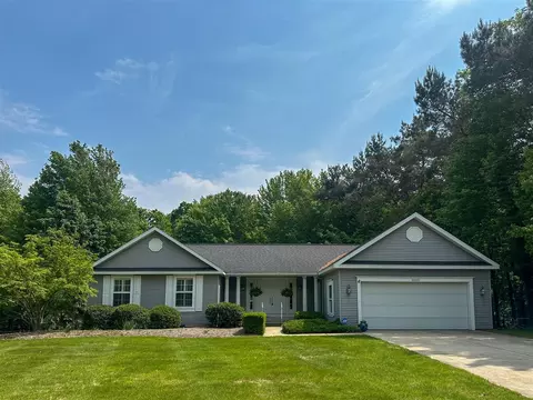 16600 Pine Dunes, Grand Haven, MI 49417