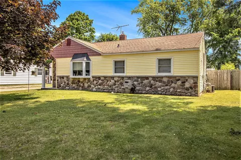 704 Chrysler, Kalamazoo, MI 49048