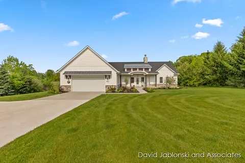 9410 Sanborn, Alto, MI 49302