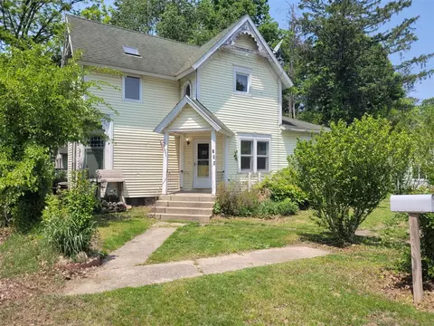 109 N Second, Lawrence, MI 49064