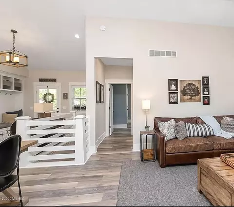 Entry Way - 4087 Ronalds, Dorr, MI 49323 photo 4 of 4